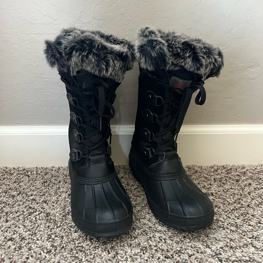 Khombu women’s winter boots. Brand New. Never worn.